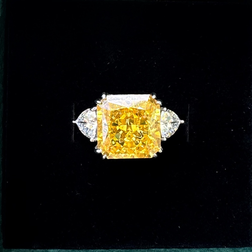 Elegant Yellow diamond Ring